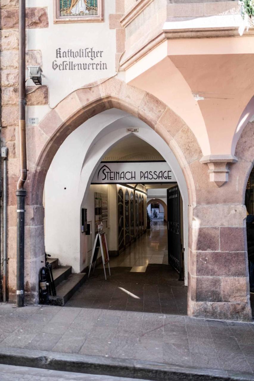 Stay Cooper L Guesthouse Zum Loewen Merano Eksteriør bilde